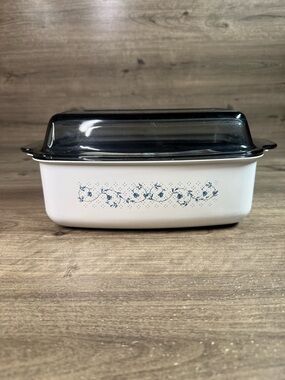 Vintage Westbend 4 Qt. Slow Cooker with Non-Stick Interior Blue Floral & White